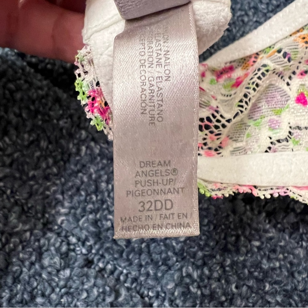 Victoria’s Secret bra - Picture 9 of 9